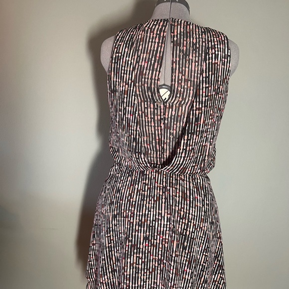 White House black market flowing short dress wedding guest - Picture 5 of 7